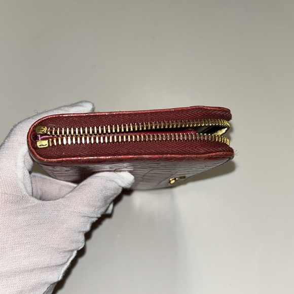 Miu Miu Red Croc-Embossed Zip Wallet - Picture 8 of 12
